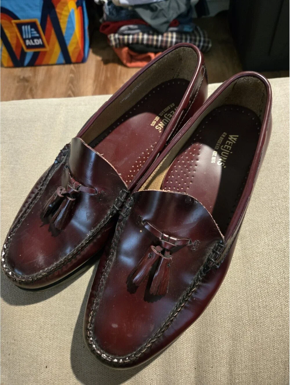 G.H. Bass Weejuns Shoes Mens Size 9.5 Burgundy Tassel Loafers Made USA